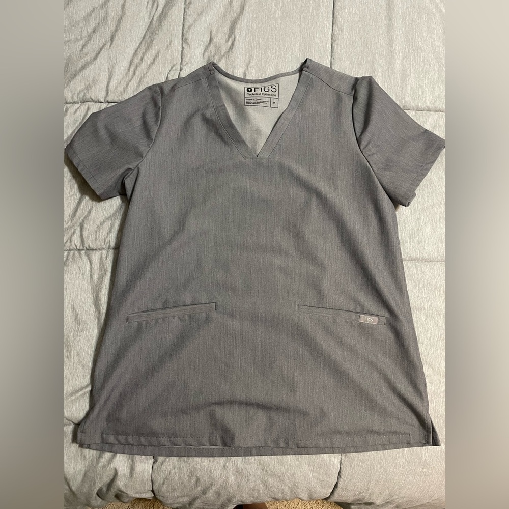 Figs scrub top